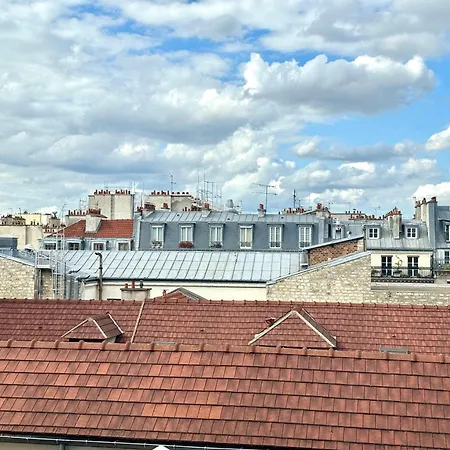 Studio In Heart Of Paris-2
